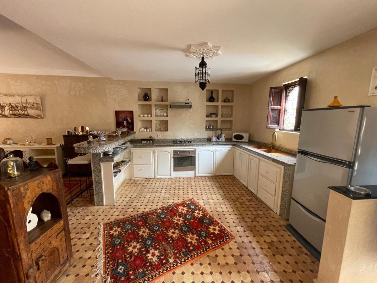 Cheerful 4-Bedroom Home In Мирлефт Экстерьер фото